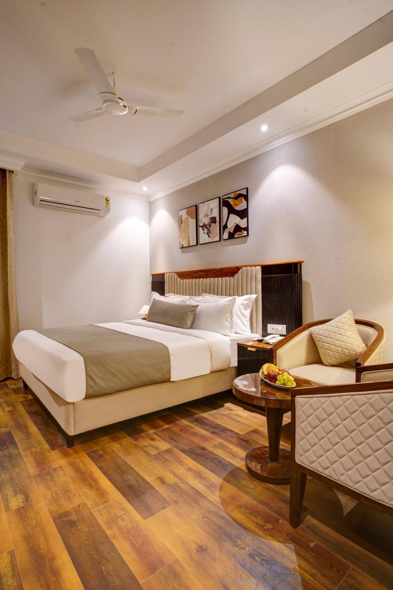 Iva Premium Delhi Airport With Airport Drop Hotel New Delhi Exterior photo
