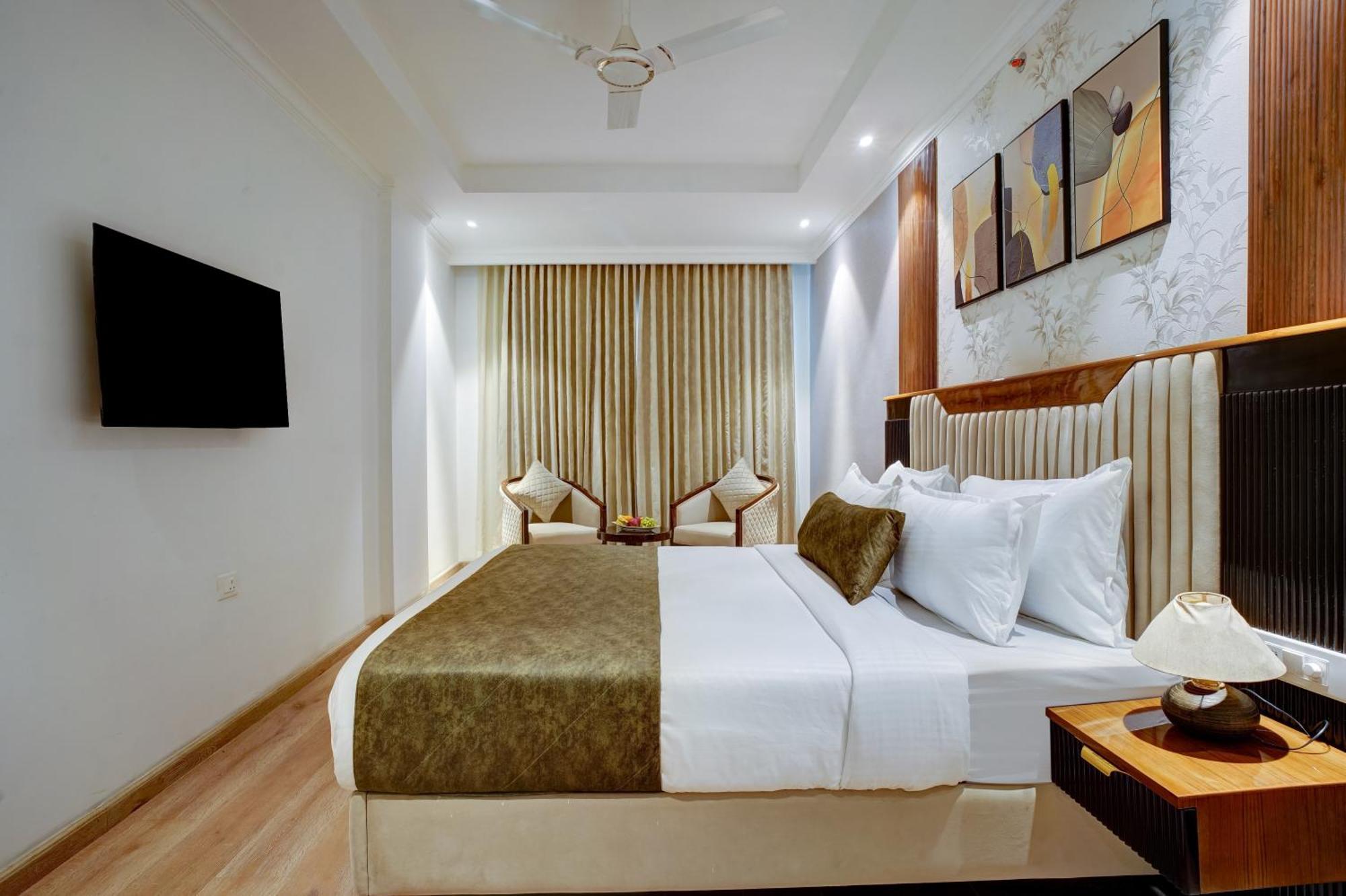 Iva Premium Delhi Airport With Airport Drop Hotel New Delhi Exterior photo