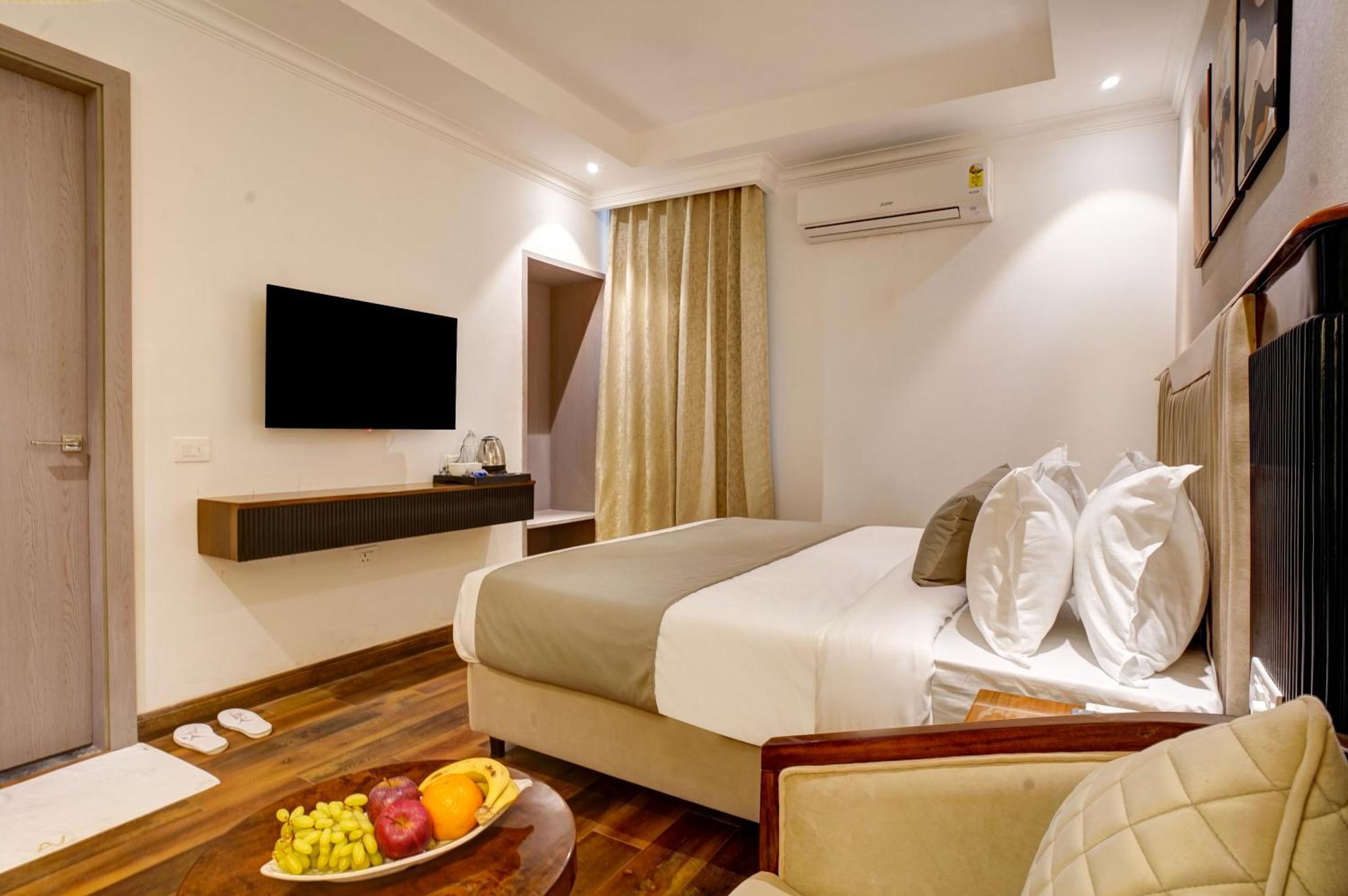 Iva Premium Delhi Airport With Airport Drop Hotel New Delhi Exterior photo